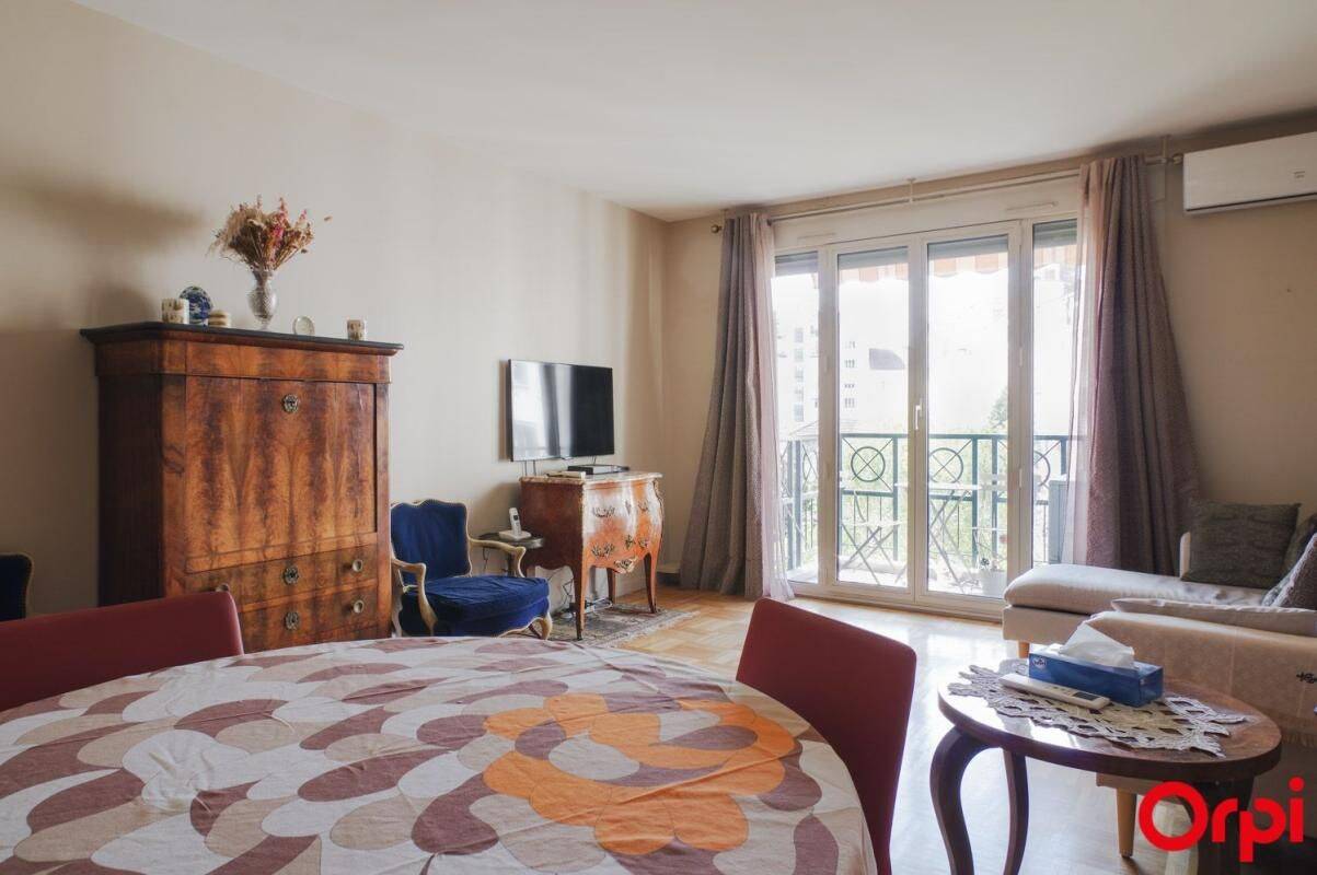 Appartement 3 pièces 70 m² · à Lyon 7ème Arrondissement · 69,6 m² · 1 800 €/mois