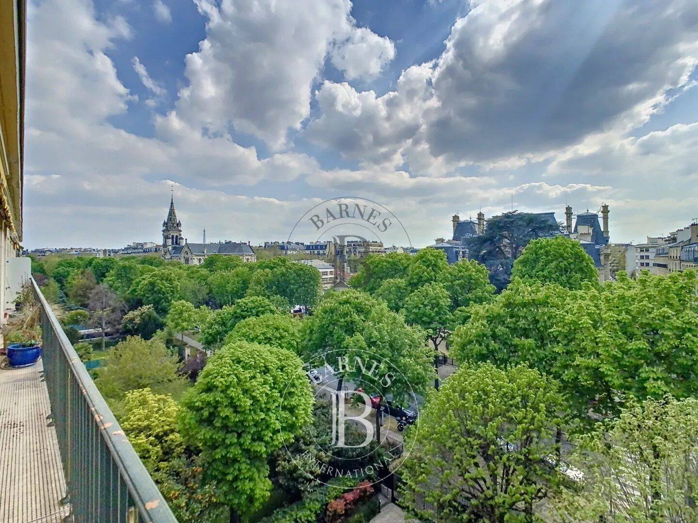 Appartement 4 pièces 111 m² · à Neuilly-sur-Seine · 110,9 m² · 5 700 €