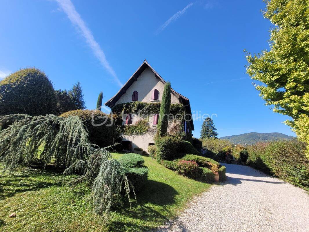 Maison 10 pièces 370 m² · à Voiron · 370 m² · 1 090 000 €