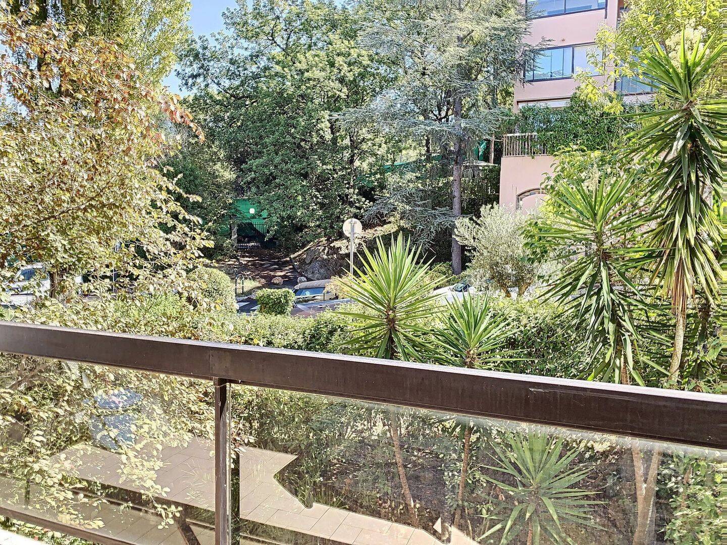 Appartement 1 pièce 29 m² · à Mougins · 28,7 m² · 570 €/mois