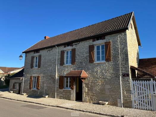 Maison à vendre 115 900 € 4 pièces 3 chambres 92 m² 229 m² de terrain Gyé-sur-Seine 10250