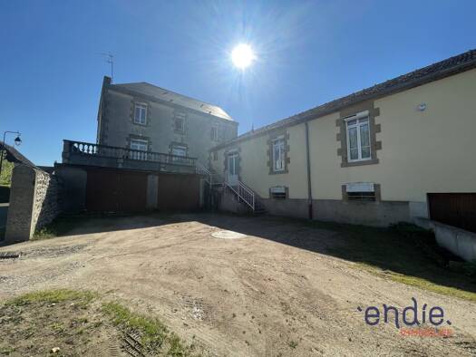 Immeuble à vendre 292 000 € Cérilly 03350