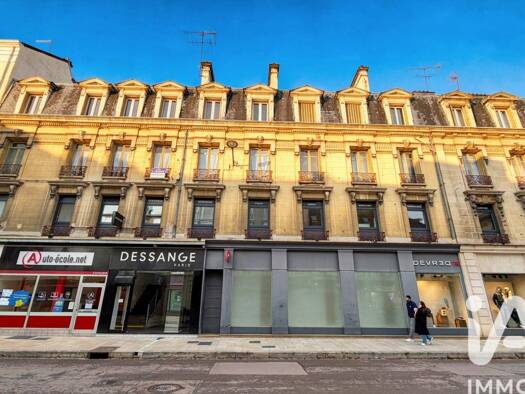 Appartement à vendre 210 000 € 4 pièces 3 chambres 65 m² Étage 3/4 Cathédrale Troyes 10000