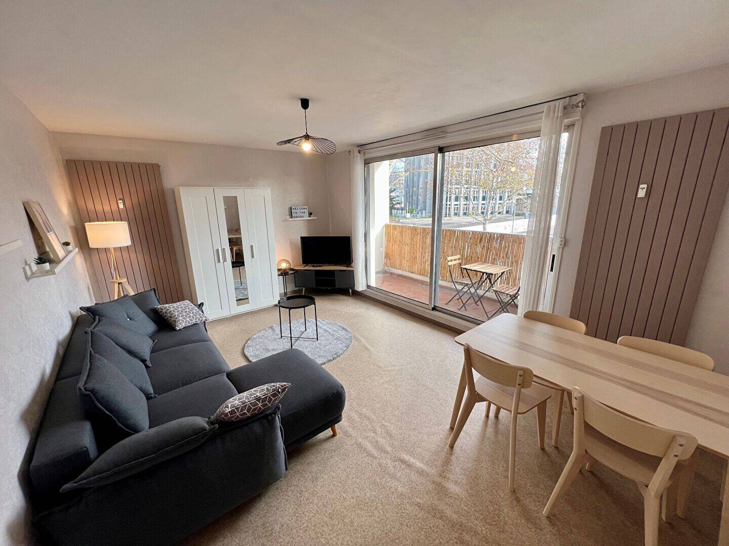 Appartement 2 pièces 55 m² · à Lyon 8ème Arrondissement · 54,6 m² · 1 273 €
