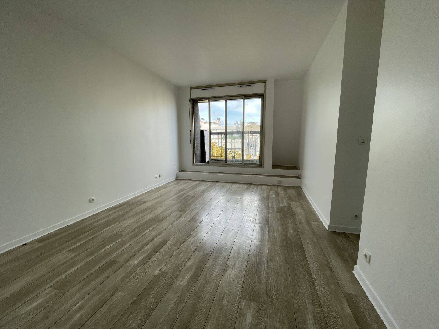 Appartement 2 pièces 43 m² · à Paris 10ème Arrondissement · 43 m² · 1 586 €/mois