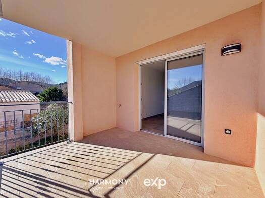 Appartement à vendre 300 000 € 3 pièces 2 chambres 67,9 m² Étage 1/2 Le Plan-de-la-Tour 83120