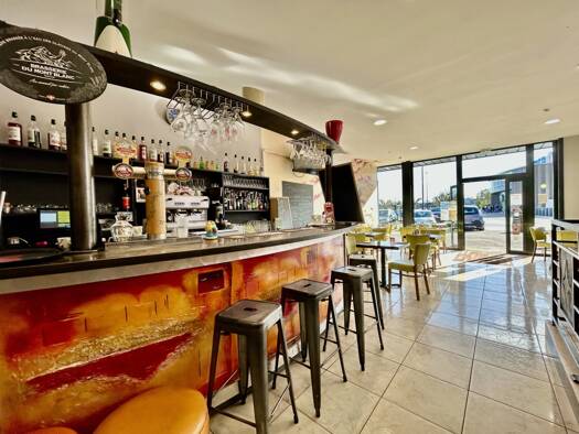 Restaurant à vendre Fonds de commerce 129 000 € 92 m² d'espace de restauration Saint-Sorlin-en-Valloire 26210