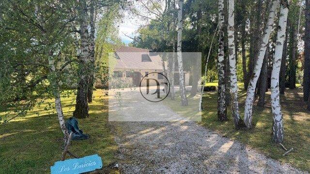 Maison 8 pièces 155 m² · à Vrigny · 155 m² · 295 000 €