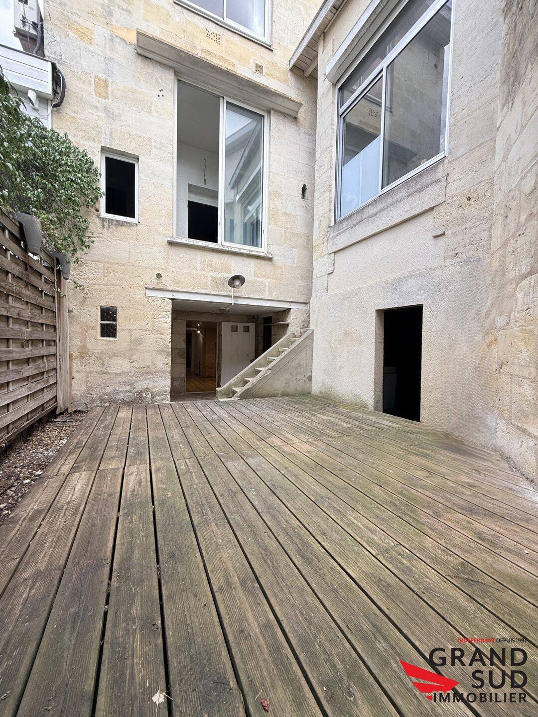 Appartement 3 pièces 98 m² · à Bordeaux · 98 m² · 235 000 €