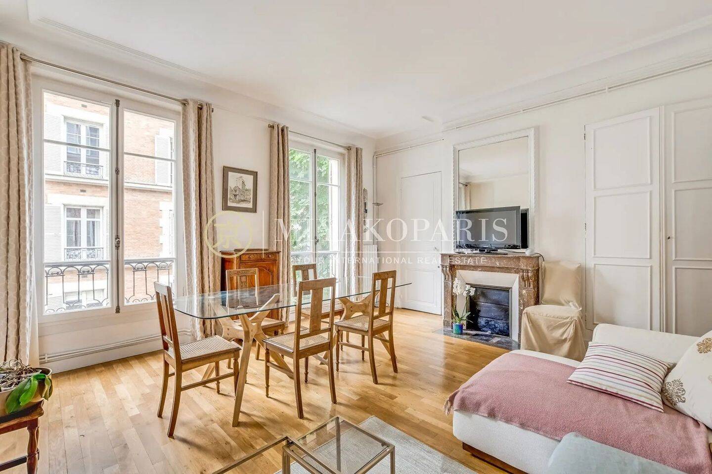 Appartement 4 pièces 81 m² · à Paris 7ème Arrondissement · 81 m² · 1 520 000 €
