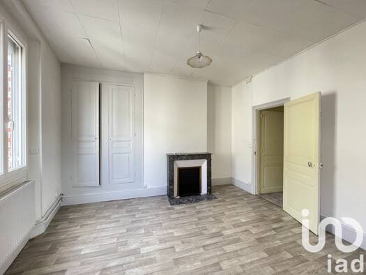 Appartement à vendre 55 000 € 4 pièces 2 chambres 67 m² Étage 2/3 Romilly sur Seine-Nord Est Romilly-sur-Seine 10100