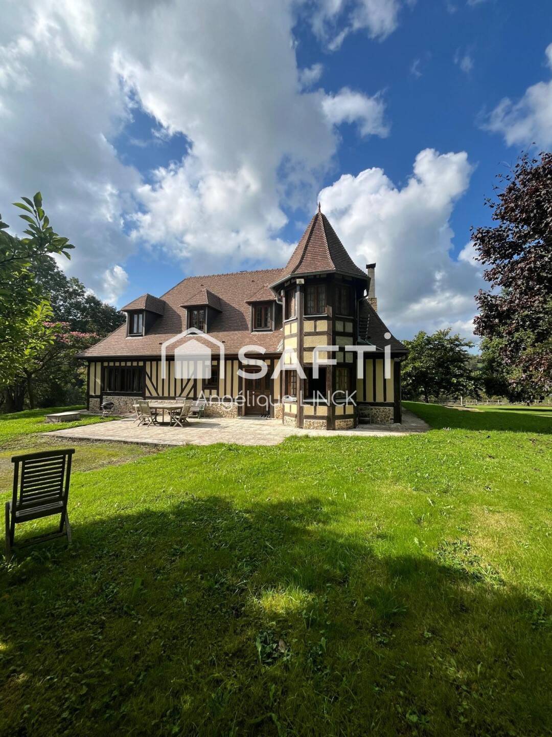 Maison 6 pièces 159 m² · à Quetteville · 159 m² · 599 900 €
