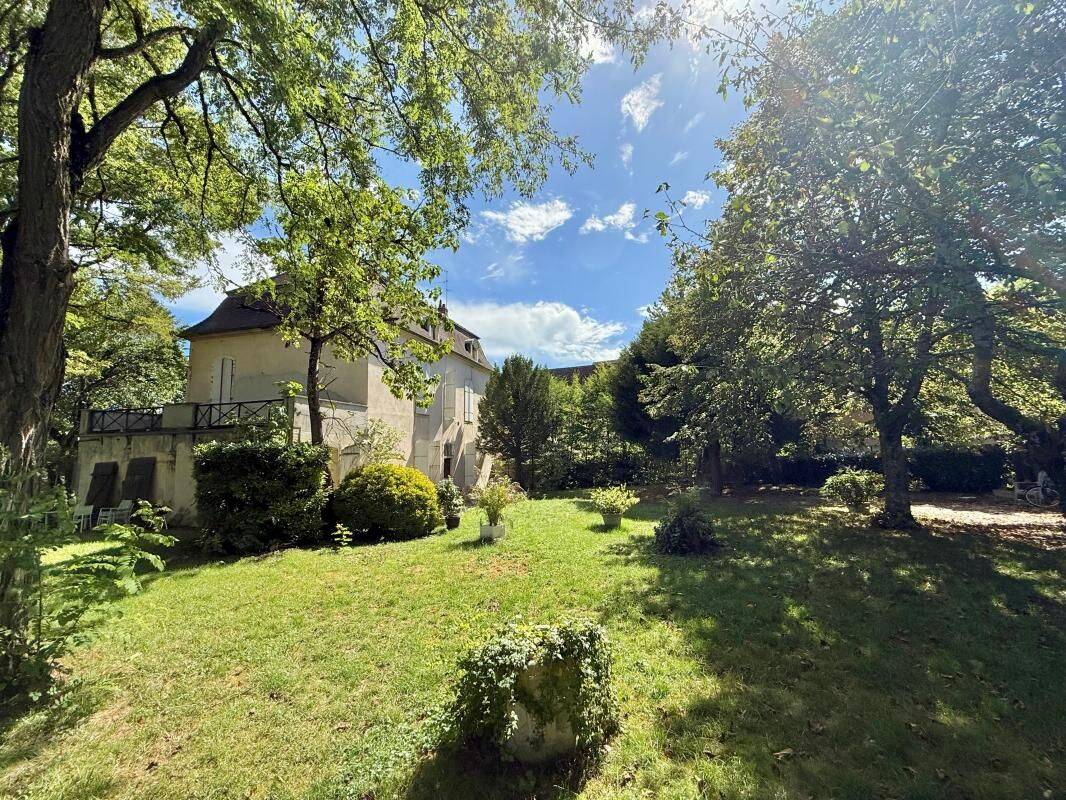 Maison 7 pièces 278 m² · à Chenôve · 277,9 m² · 400 000 €
