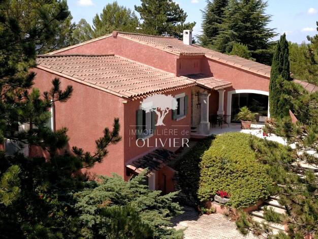 Villa à vendre 720 000 € 5 pièces 4 chambres 172 m² 3 024 m² de terrain Saint-Saturnin-lès-Apt 84490