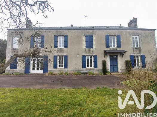 Maison à vendre 300 000 € 8 pièces 5 chambres 242 m² 2 723 m² de terrain Brecé 53120