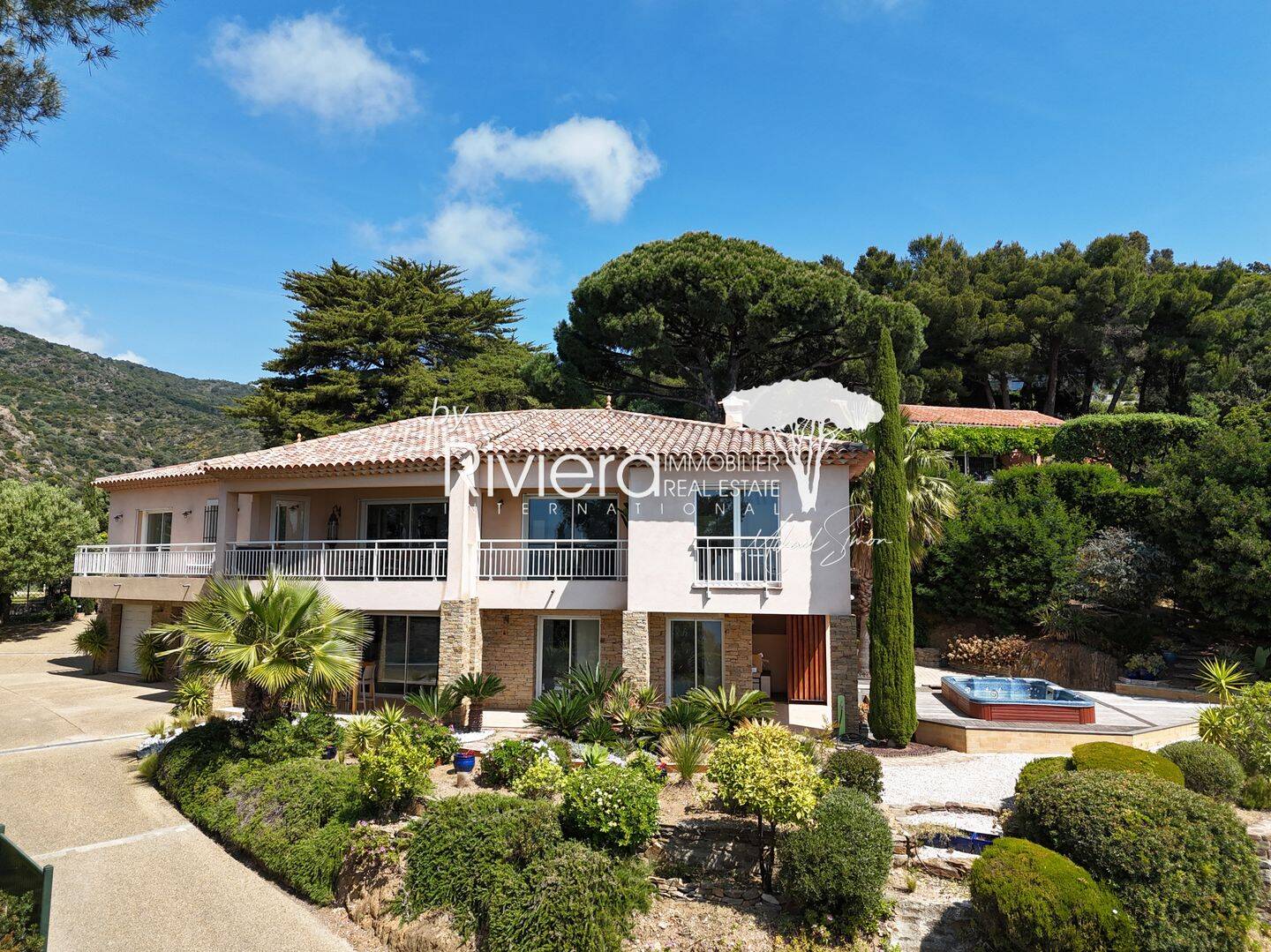 Maison 5 pièces 241 m² · à Le Lavandou · 240,7 m² · 2 950 000 €