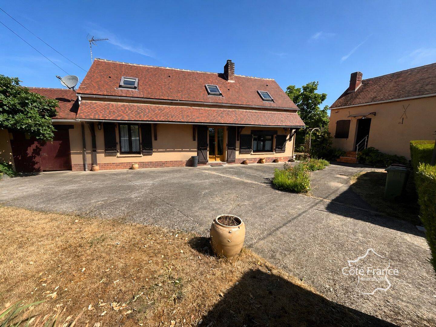 Maison 4 pièces 108 m² · à Treigny-Perreuse-Sainte-Colombe · 108 m² · 137 000 €