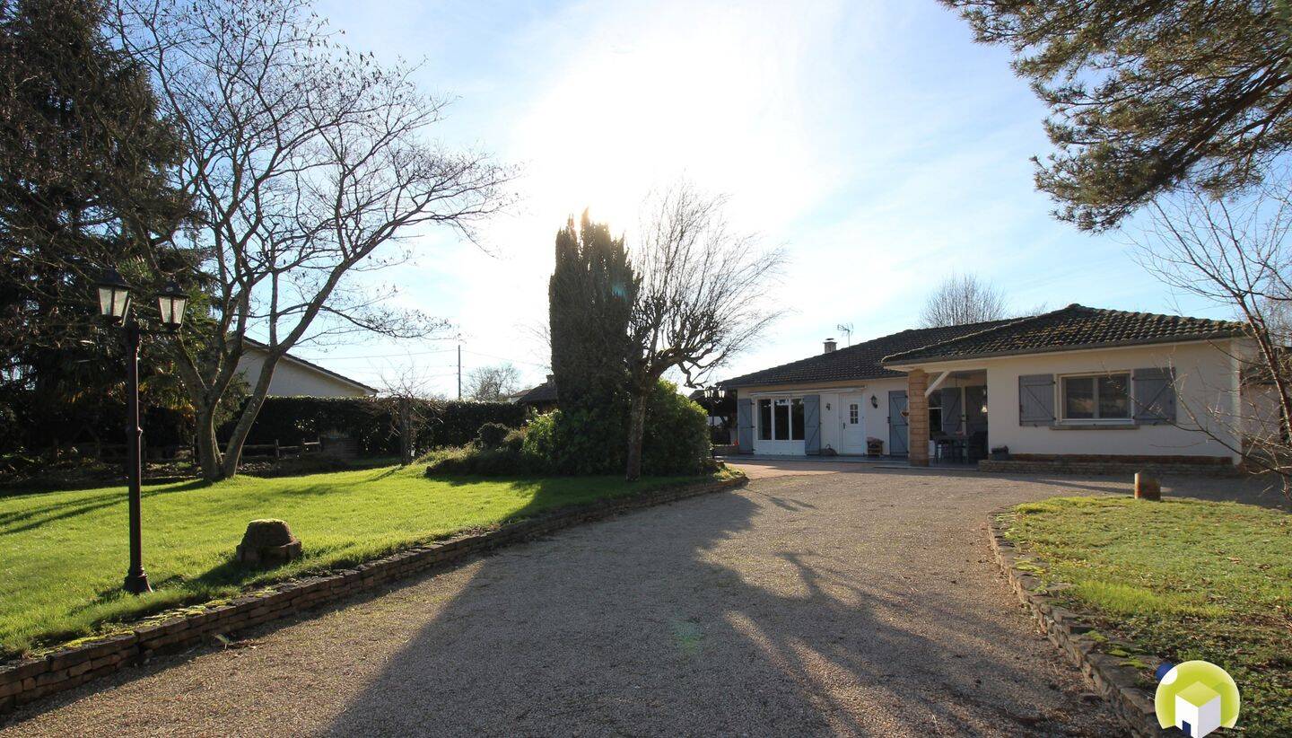 Maison 4 pièces 146 m² · à Mézériat · 146 m² · 349 000 €