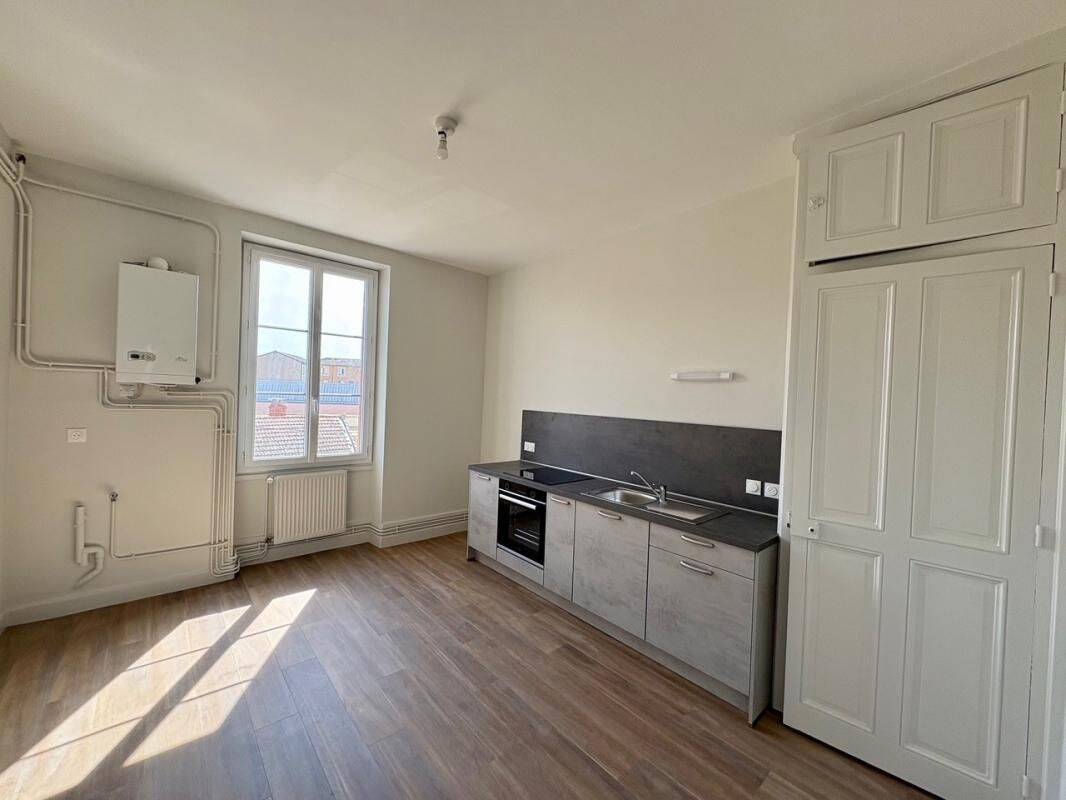 Appartement 2 pièces 45 m² · à Roanne · 45 m² · 470 €/mois