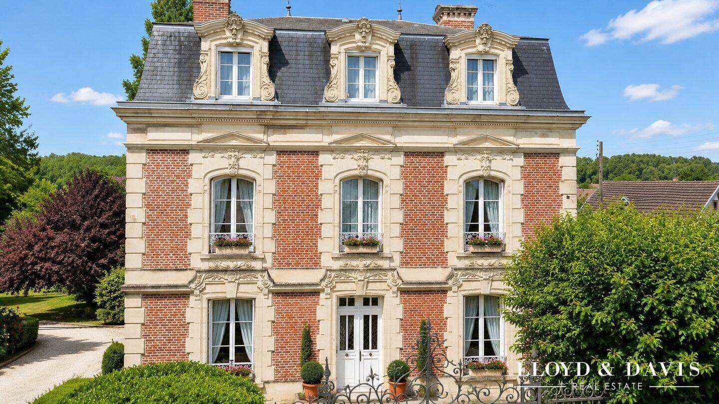 Maison 11 pièces 280 m² · à Compiègne · 280 m² · 660 000 €