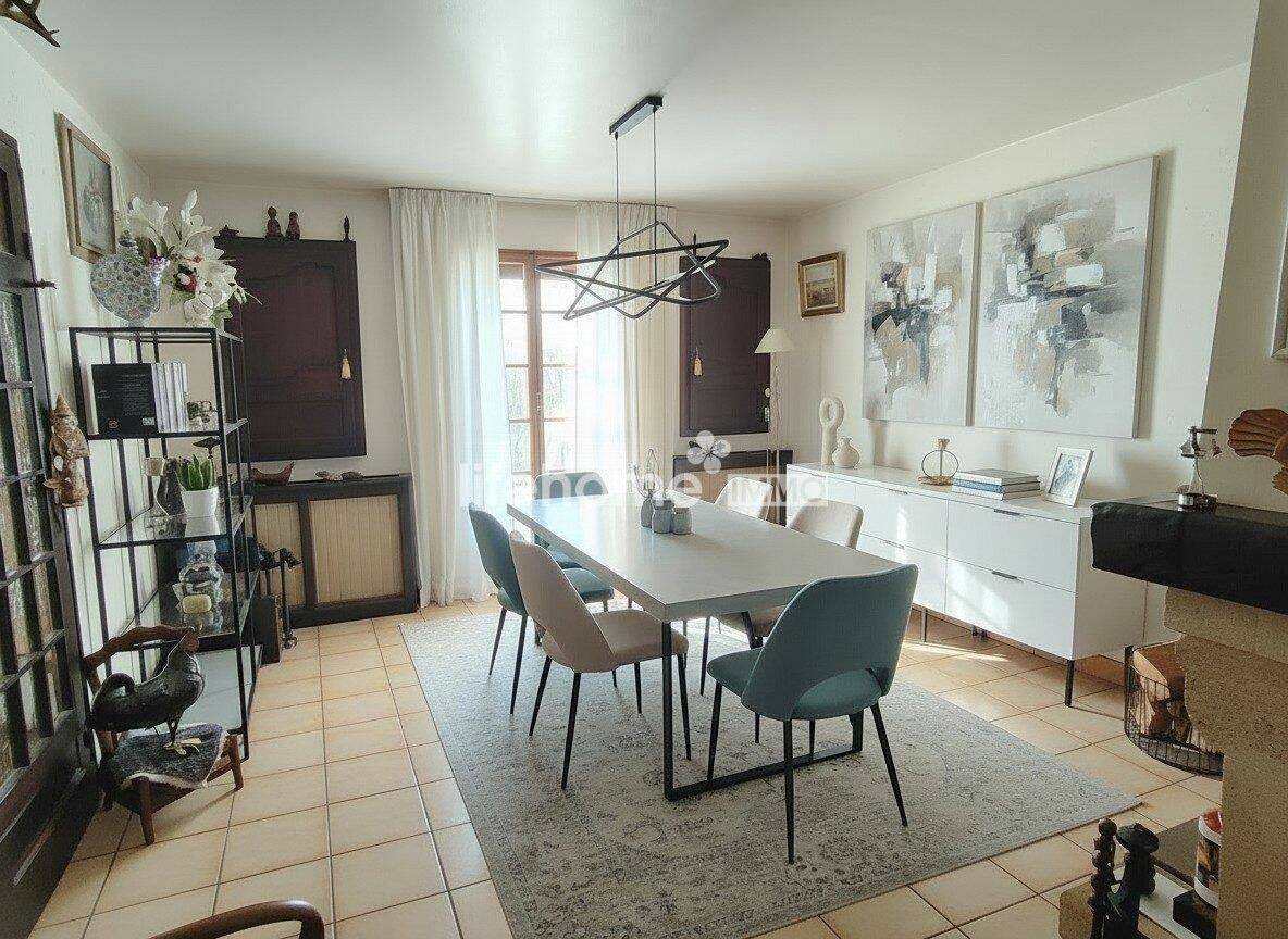 Maison 8 pièces 253 m² · à Châteauroux · 253 m² · 275 000 €