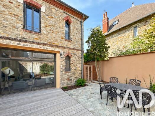 Maison à vendre 1 450 800 € 7 pièces 5 chambres 220 m² 266 m² de terrain Sud Gare Rennes 35000