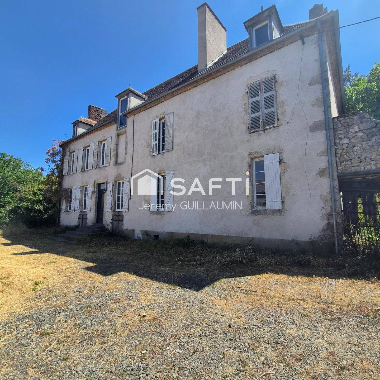 Maison 6 pièces 285 m² · à Rongères · 285 m² · 290 000 €