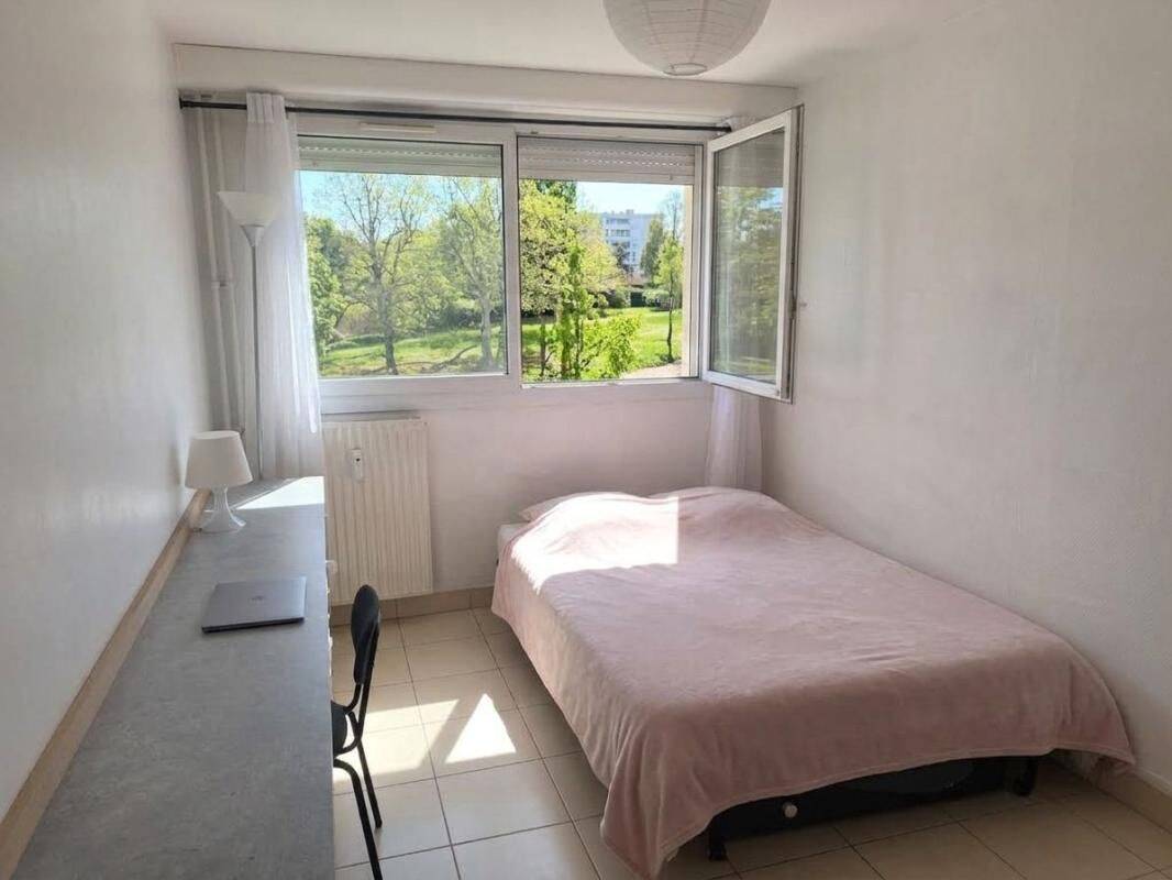 Appartement 1 pièce 16 m² · à Bailly · 16,3 m² · 599 €/mois