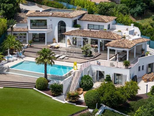 Villa à vendre 3 950 000 € 8 pièces 4 chambres 360 m² 3 239 m² de terrain Port Grimaud Grimaud 83310