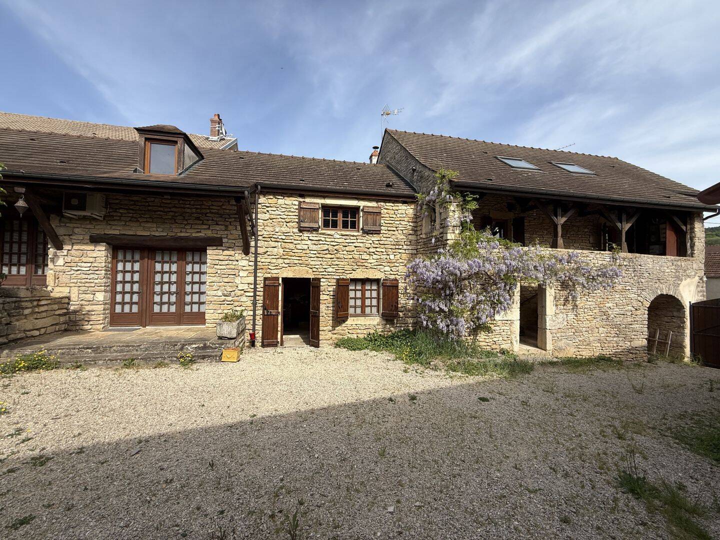 Maison 10 pièces 275 m² · à Semur-en-Auxois · 275 m² · 249 000 €