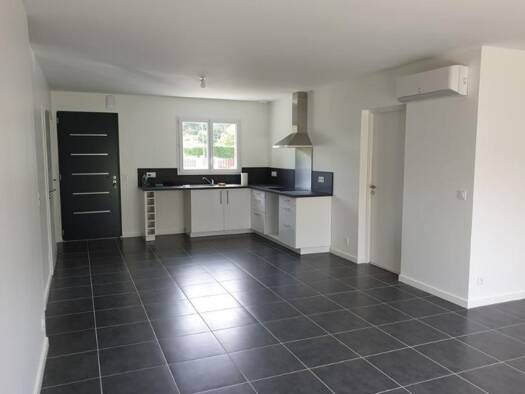 Maison de plain-pied à louer 1 199 € 4 pièces 3 chambres 93 m² Saint-André-de-Cubzac 33240