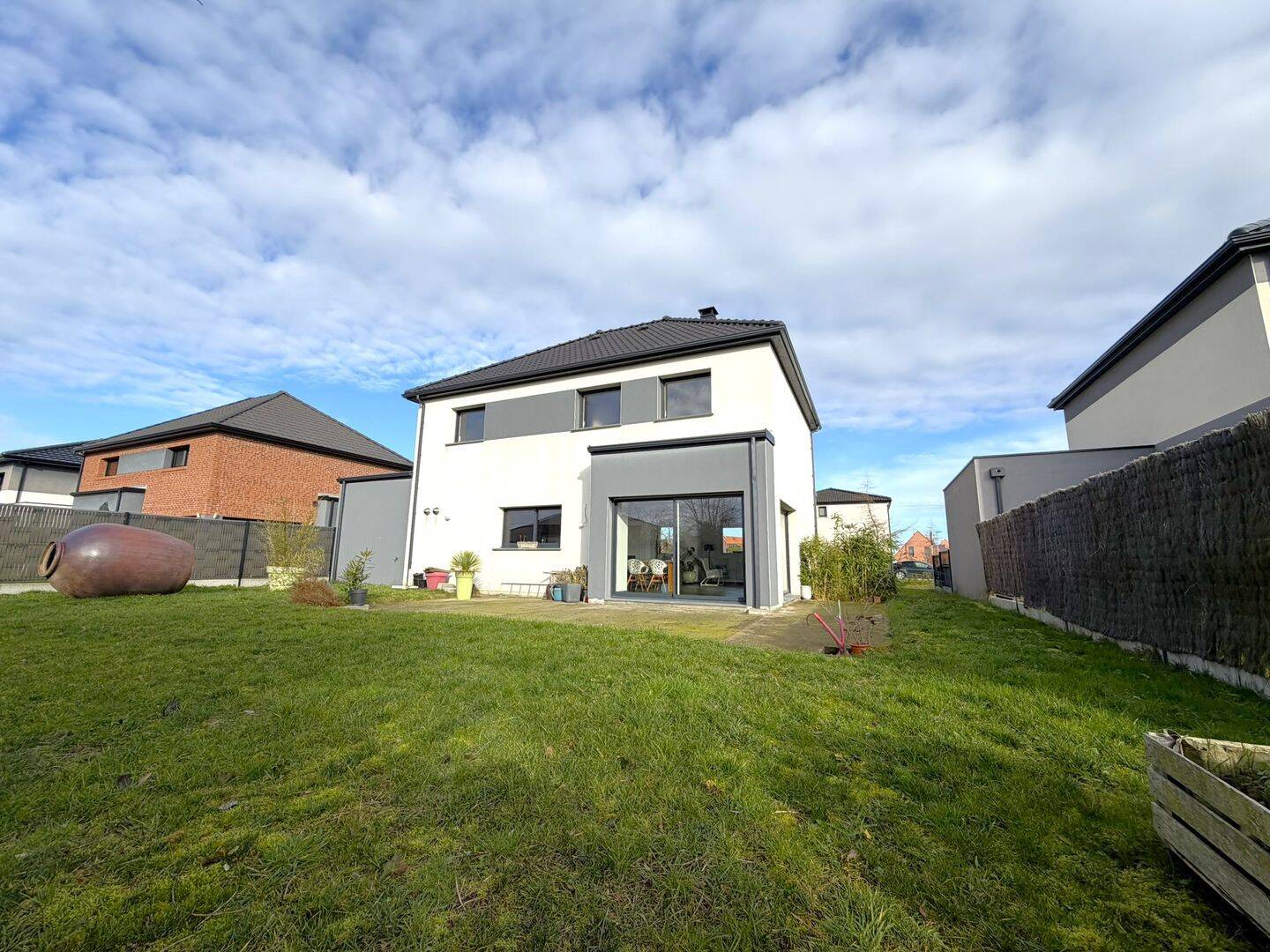 Maison 4 pièces 142 m² · à Allennes-les-Marais · 142 m² · 425 000 €