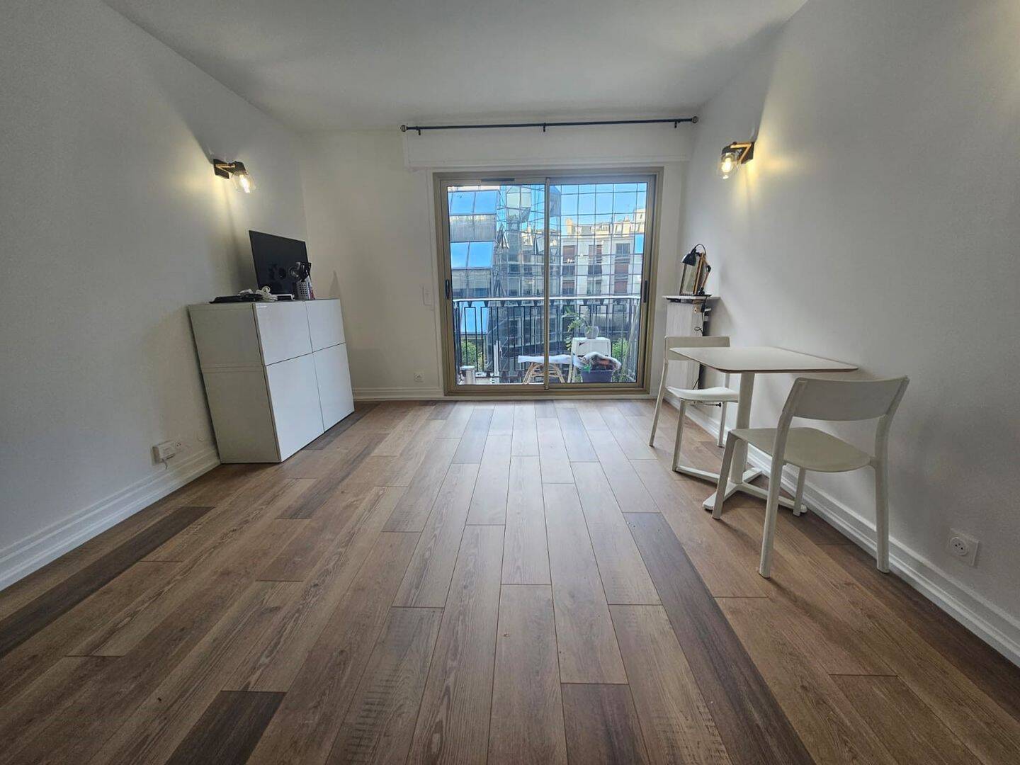 Appartement 1 pièce 24 m² · à Paris 8ème Arrondissement · 24,2 m² · 1 400 €/mois