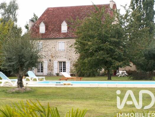 Demeure à vendre 490 000 € 8 pièces 4 chambres 200 m² 4 800 m² de terrain Carrère 64160
