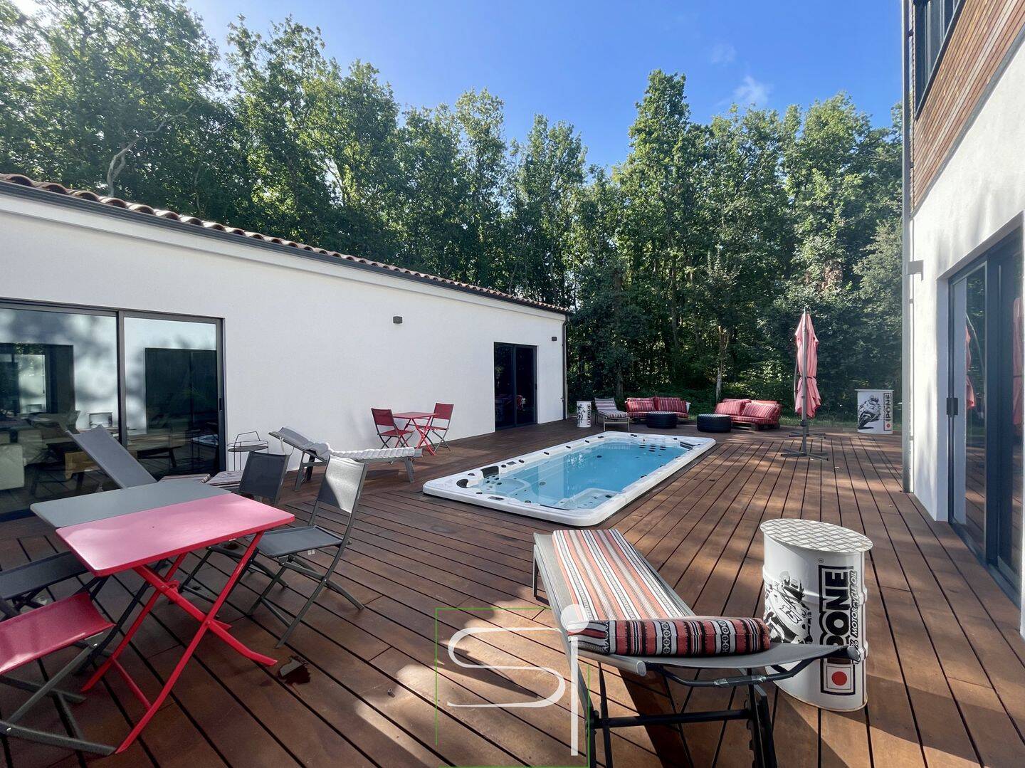 Maison 6 pièces 230 m² · à Breuillet · 230 m² · 899 900 €