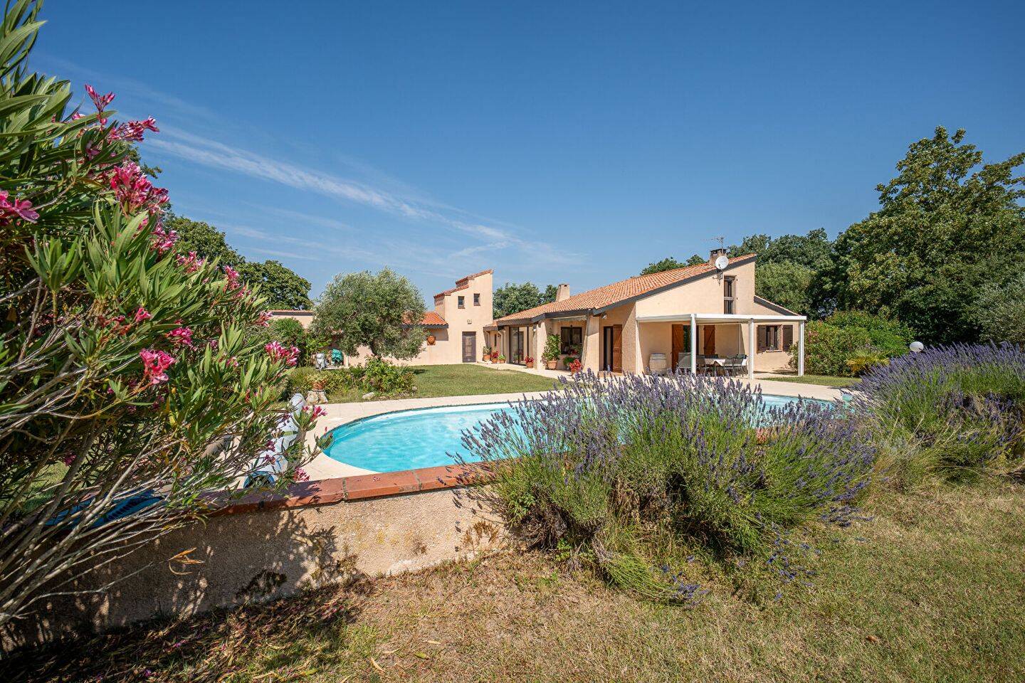 Maison 5 pièces 156 m² · à Vallesvilles · 156,1 m² · 665 000 €