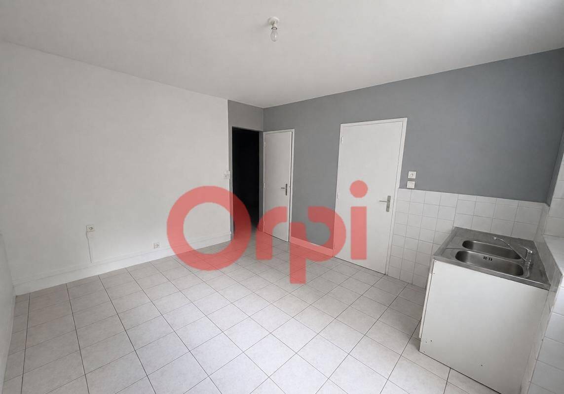 Appartement 2 pièces 61 m² · à Roisel · 60,8 m² · 500 €