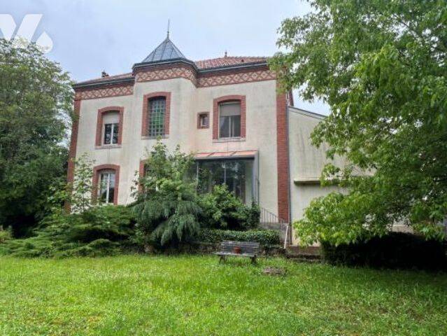 Maison 11 pièces 214 m² · à Seurre · 214 m² · 150 000 €
