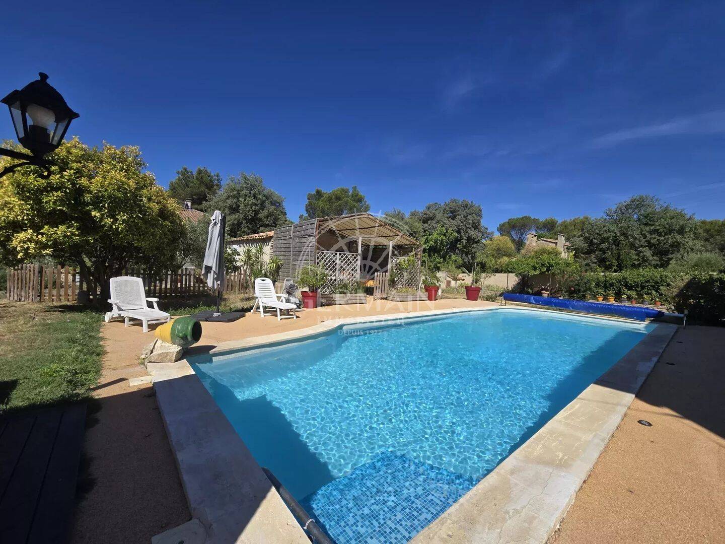 Maison 8 pièces 210 m² · à L'Isle-sur-la-Sorgue · 210 m² · 549 000 €