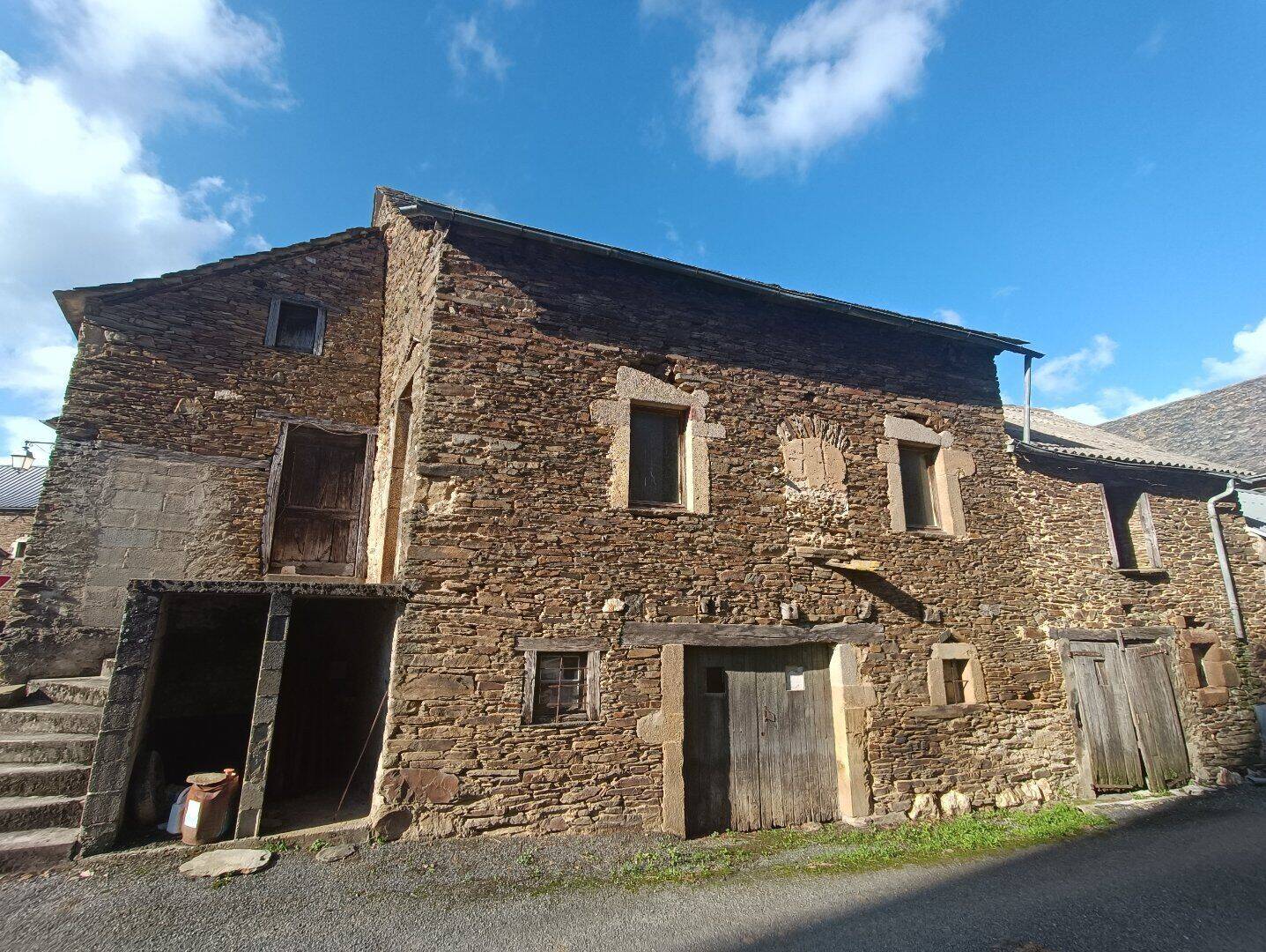 Maison 2 pièces 63 m² · à Sainte-Juliette-sur-Viaur · 62,5 m² · 35 000 €