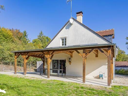 Maison à vendre 254 880 € 6 pièces 4 chambres 127 m² 2 300 m² de terrain Verneuil-sur-Indre 37600