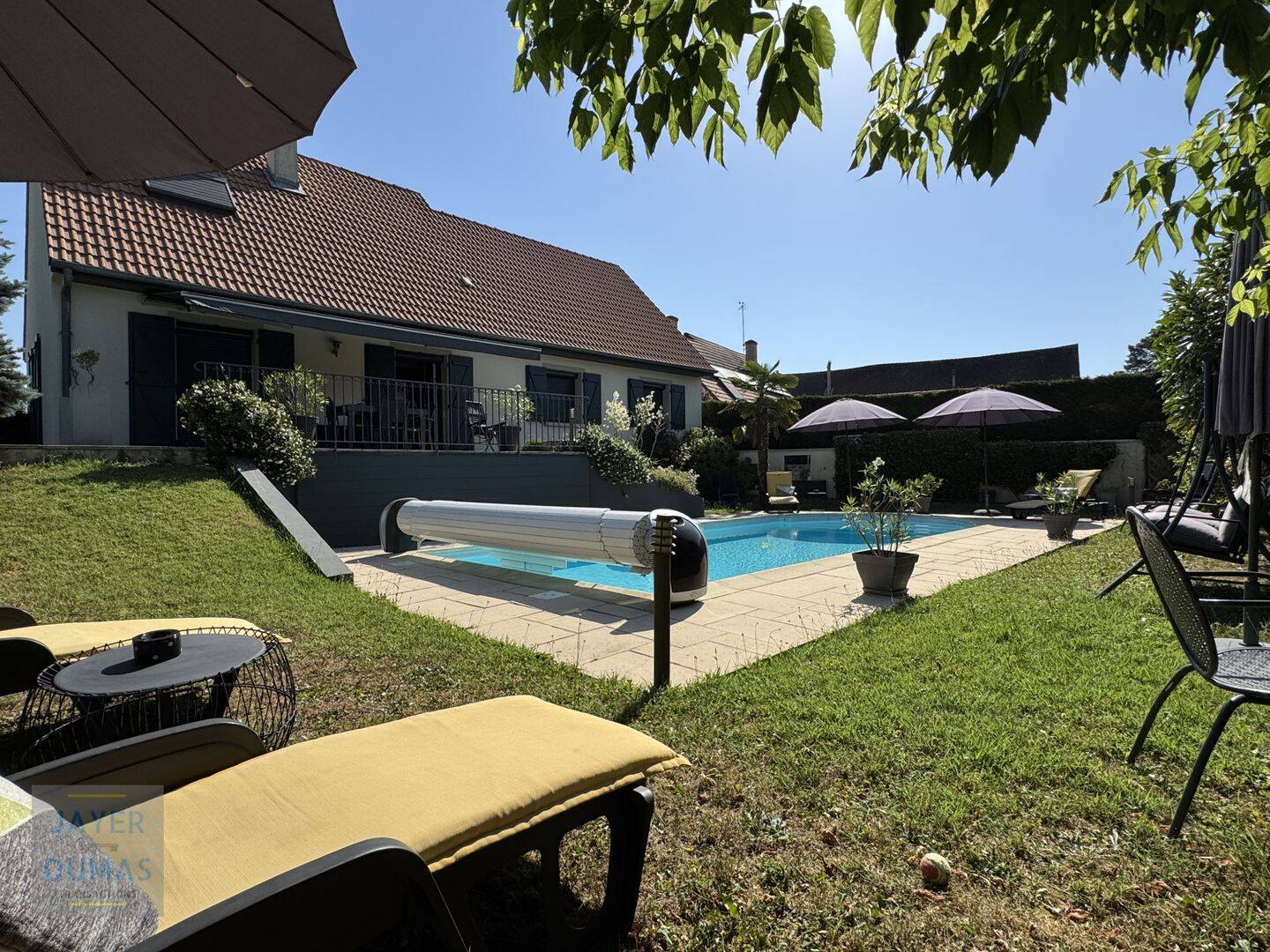 Maison 8 pièces 167 m² · à Châtenoy-le-Royal · 167 m² · 398 000 €