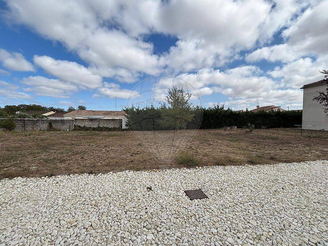 Terrain de 445 m² à Le Chay - photo 2