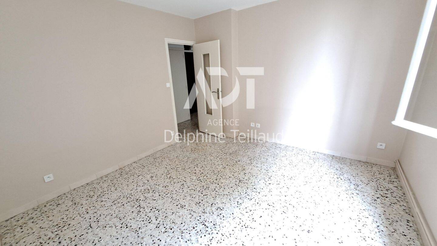 Appartement 1 pièce 27 m² · à Saint-Égrève · 27,2 m² · 514 €/mois