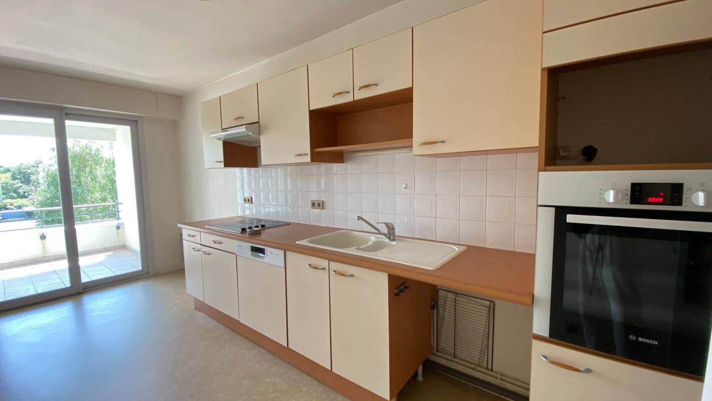 Appartement 3 pièces 78 m² · à La Rochelle · 77,6 m² · 1 100 €