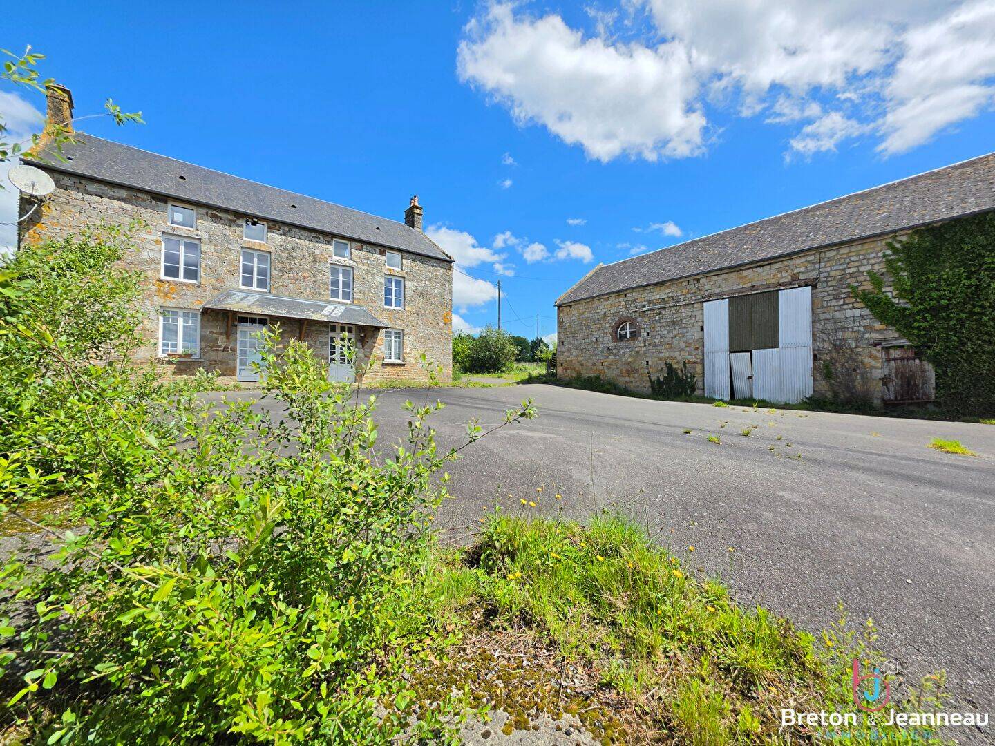 Maison 6 pièces 170 m² · à Domfront en Poiraie · 170 m² · 399 400 €