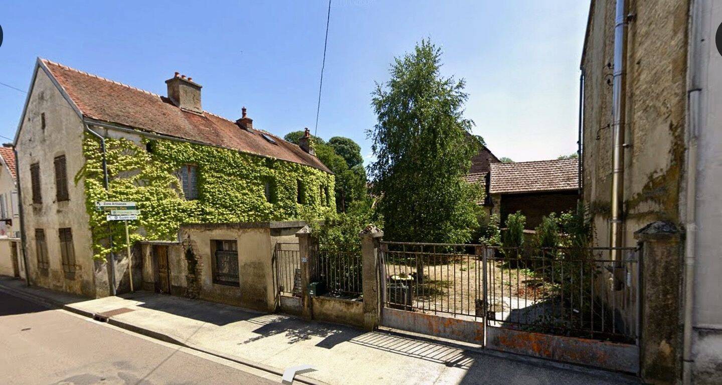 Maison 4 pièces 156 m² · à Laignes · 156 m² · 90 000 €