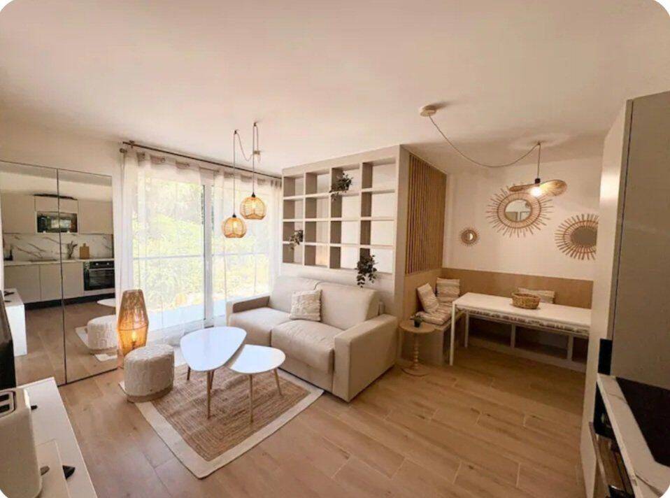 Appartement 1 pièce 32 m² · à Saint-Laurent-du-Var · 32 m² · 1 100 €/mois