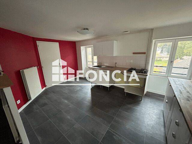 Appartement 3 pièces 83 m² · à Bresson · 83 m² · 742 €