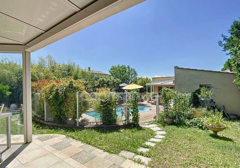 Maison 6 pièces 141 m² · à Bollène · 141 m² · 359 000 €